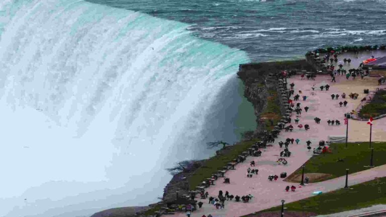 Trains to Niagara Falls