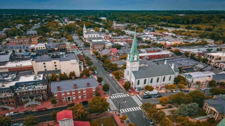 Compare Fredericksburg flights and book your trip quickly and easily.