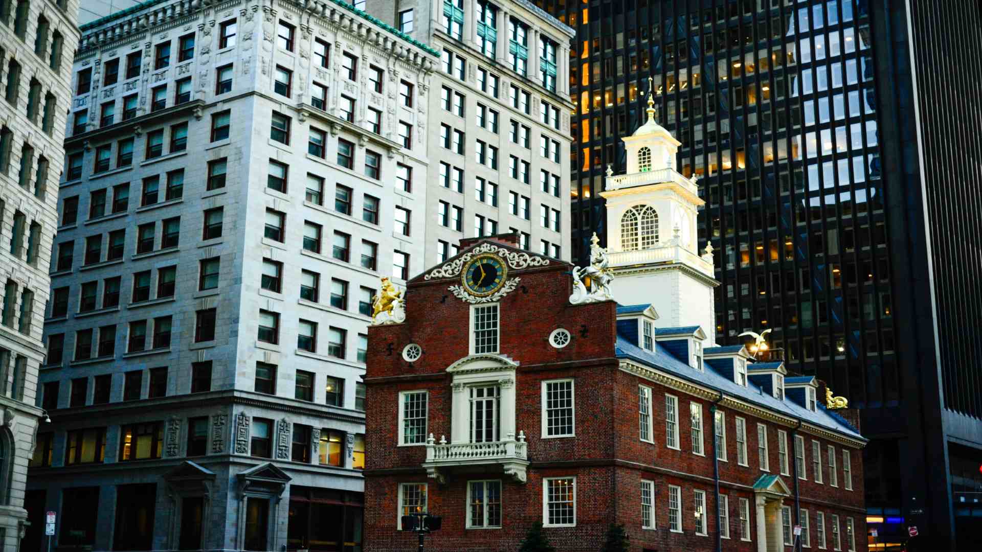 Train From Baltimore to Boston is fomues city