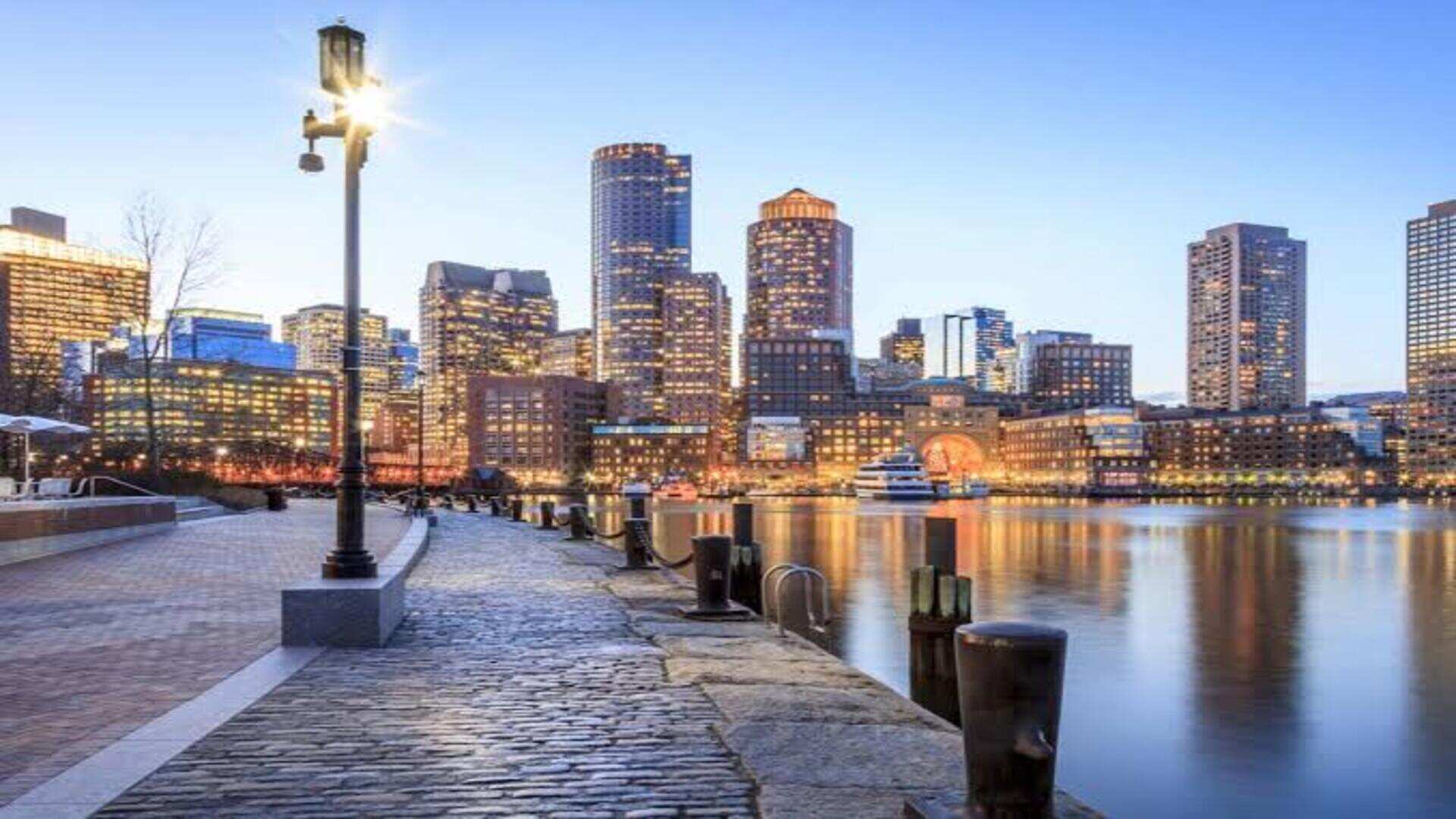 Train From Harrisburg to Boston